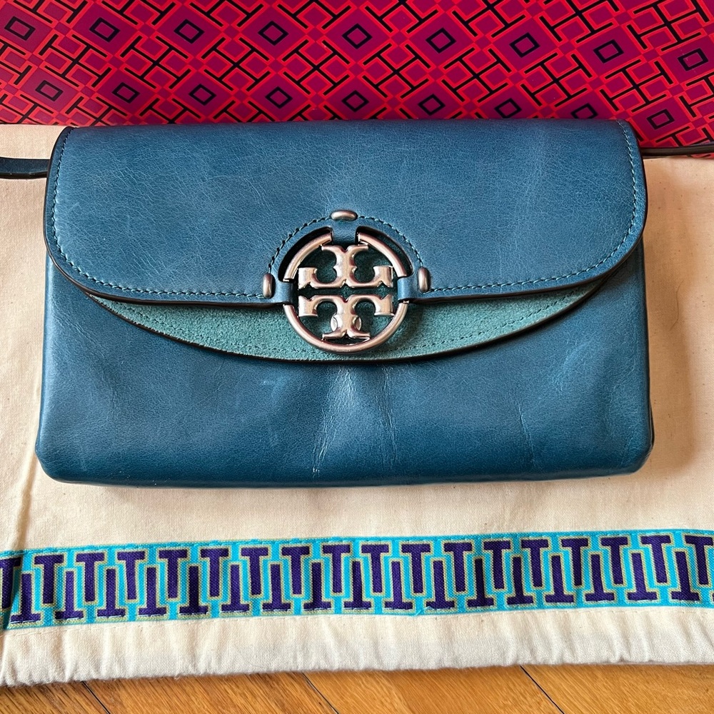 Tory Burch Miller Glazed Wallet Crossbody - Picture 4 of 15